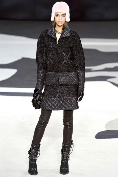 Look 57